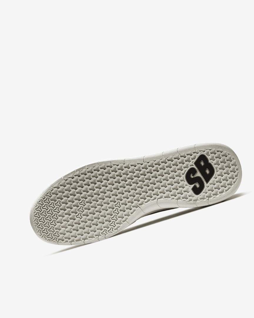 White / White / White / Black Women's Nike SB Nyjah Free 2 Skate Shoes | UK2210